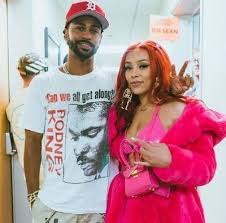 Doja cat, center, performs at the american music awards on sunday, nov. Doja Cat Height Weight Age Boyfriend Biography Family Facts