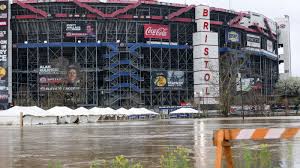 Cup and xfinity series teams will be in action on the 6:10 p.m. Nascar At Bristol Cup And Truck Dirt Races Postponed To Monday