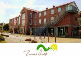 Duinhotel zomerlust zoutelande bietet eine angenehme unterkunft an der _riviera_ zeelands. Duinhotel Zomerlust Zoutelande Bowlingvereniging