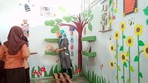 Jika kamu memiliki kebebasan untuk mendekorasi ruang kelas, coba deh intip tujuh hiasan kelas kreatif dari kania berikut ini! Membuat Pojok Baca Sederhana Bersama Siswa Kelas 4 Sd Youtube