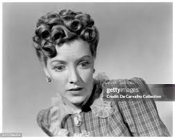 348 Nell O Photos & High Res Pictures