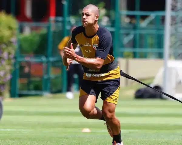São Paulo avalia joias da base para o retorno da temporada