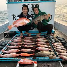 Jenis umpan seperti ikan pelaling, ikan tongkol dan sotong pasar mencukupi untuk setiap trip. 10 Keseruan Eza Gionino Saat Mancing Di Laut Dapat Ikan Besar Nih