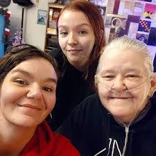 Stacy Mast's Instagram, Twitter & Facebook