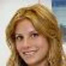 Michelle Ecker's Instagram, Twitter & Facebook