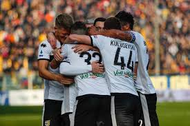 Dejan kulusevski (parma) remate con la derecha desde fuera del área por bajo, junto al palo izquierdo. Video Parma Vs Udinese Serie A Highlights