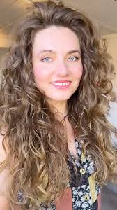 Collette James's Instagram, Twitter & Facebook