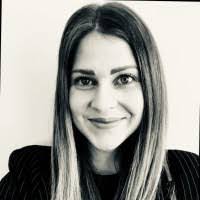 Courtney Usher's Instagram, Twitter & Facebook