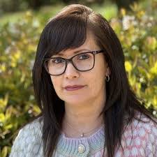 Jeanette Bellamy's Instagram, Twitter & Facebook