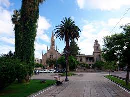 Forma parte de una de las jurisdicciones que se denomina el gran mendoza y está integrada por los departamentos de capital, guaymallén, las heras, luján de cuyo y maipú. Godoy Cruz Municipios Comunas