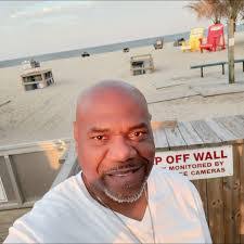 Donald Underhill's Instagram, Twitter & Facebook