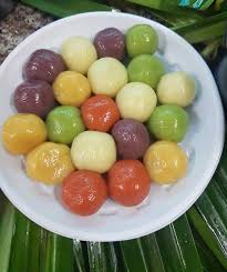 Công thức bánh trôi ngũ sắc của savoury days lần này hoàn toàn sử dụng những nguyên liệu từ thiên nhiên để tạo màu cho vỏ bánh nhưng thành phẩm cũng cực kì lung hy vọng công thức bánh trôi ngũ sắc này sẽ giúp tạo nên những giây phút vui vẻ cho nhà bạn vào dịp tết hàn thực năm nay. Cach Lam Banh Troi NgÅ© Sáº¯c Tá»« Bá»™t Kho Va Bá»™t Æ°á»›t