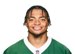 Justine Fields's Instagram, Twitter & Facebook