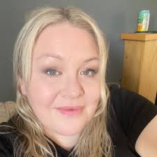 Becky Robertson (@becky20072015)