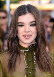 Hailee Steinfeld & Hana Mae Lee Are 'Pitch Perfect' At MTV Movie Awards  2015: Photo 799278