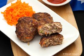 Homestyle aussie beef rissoles, creamy mashed potato and farm fresh vegetables finished with our signature gravy. Rissoles