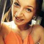 Laura Laroque's Instagram, Twitter & Facebook