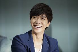 He has garnered further recognition as an actor and rose to international popularity around asia with. Lee Seung Gi Surprises Iu Again By Sending This Special Gift To The Sets Of My Ajhussi Photos Ibtimes India