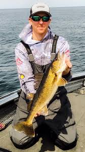 Recent green bay ice fishing reports in door county wisconsin. Sturgeon Bay Walleye Fishing Guide Silver Strike Fishing