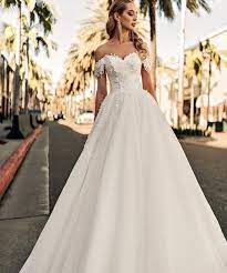 Magnifiques robes de mariée princesse, robes de mariées modèle princesse. Robe De Mariee Princesse 2021 Mariee Fr