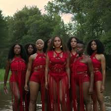 Poetry is what beyoncé presented with her visual album, black is king, a magnum opus that highlights the african diaspora—its culture, traditions it was afrofuturism at its finest—a sentiment that was enforced by the fashion in the film. Beyonce Spirit Video For The Lion King See Her Fashion Looks 1966 Magazine Beyonce Queen Beyonce Photos Beyonce Style