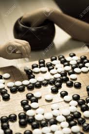 Para heródoto los inventores de los juegos de azar. Chino Japon Juego De Mesa Coreano Go Con Piedra Blanco Y Negro Go O Wei Chi Weiqi Tradicional Juego De Mesa De Asia Fotos Retratos Imagenes Y Fotografia De Archivo Libres De