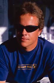 Big-Wave Elite Pull All-Nighters In The Powerlines Library