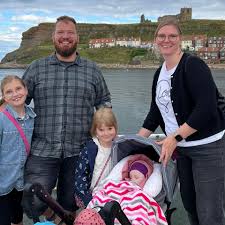 Fundraiser for Anne Schmid by Andreas Wallerius : Familie mit kranken Kind  braucht neues Auto