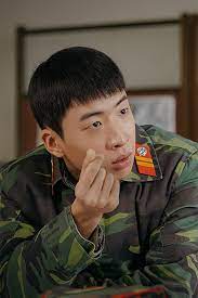 Crash landing on you kini tengah menjadi salah satu drama yang disukai oleh para pecinta drama korea. Interview Crash Landing On You Yoo Su Bin Talks About His North Korean Grandparents Hancinema The Korean Movie And Drama Database
