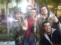Παράλληλα, ο σάκης ρουβάς παραμένει αφοσιωμένος στο κοινωνικό έργο μέσα από την ενεργή συμμετοχή του σε σημαντικούς οργανισμούς και πρωτοβουλίες για τη στήριξη παιδιών που το έχουν ανάγκη και την προστασία του περιβάλλοντος. Sakhs Roybas Toy Peiraia Sakis Rouvas Tou Peiraia Facebook