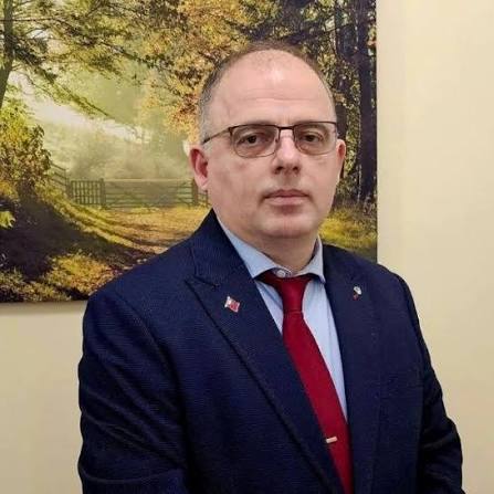 Nela: Lufta Nacionalçlirimtare ishte luftë civile, shqiptarët po ushqehen  me histori të shtrembëruar Publicisti Milaim Nela ka reaguar për debatin  rreth periudhës së Luftës Nacionalçlirimtare, duke e cilësuar atë si një  konflikt