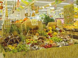 Theatralisation Le Lineaire Exotiques Se Fait Beau Pour Les Fetes Reussir Fruits Legumes Fld