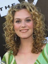 We will see which medium curly hairstyles 2021 are in trend. Curly Hair Styles Sweet And Cute Curly Hair Styles Naturally Medium Hair Styles Curly Hair Styles
