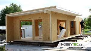 Postup Stavby A Casovy Harmonogram Montovaneho Domu Kompletni Stavba Youtube Sip House Architectural House Plans House In The Woods