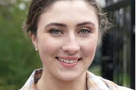 Ella Barton's Instagram, Twitter & Facebook