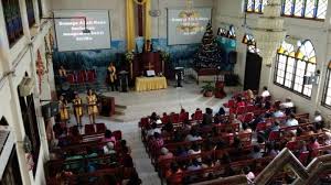 Setiap orang menyambut tahun baru dengan penuh semangat dan optimisme karena mereka yakin tahun baru akan memberikan mimpi dan harapan baru. Foto Gereja Toraja Jemaat Masale Ibadah Tahun Baru 2020 Tribun Timur