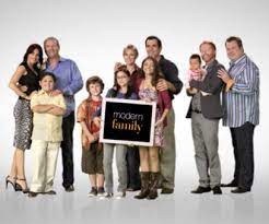 Modern Family Three Funny Families And Their Houses Modern Family Tv Show Modern Family Modern Family Season 4