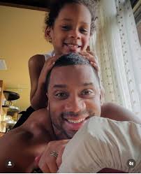 Prayers for Deion 🙏🏽🙏🏽🙏🏽🙏🏽❤️❤️❤️ and his family as they get through  his battle together. F### Cancer