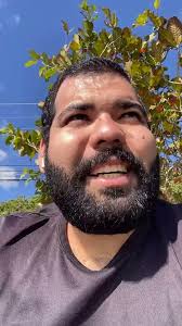 SOU UM VAGABUNDO CONFESSO !