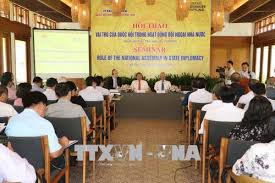 Diplomasi selalu berhubungan dengan kegiatan politik luar negeri atau hubungan internasional dengan negara lain. Lokakarya Mengenai Peranan Mn Dalam Aktivitas Diplomatik Dari Negara