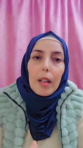 انهيار الطـ ـفلة ضحـ ـية تعـ ـدي والدتها أثناء وصول فريق التدخل السريع  لوزارة التضامن لنقلها إلى دار إيواء تصوير: أحمد داود