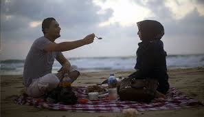 Wanita memiliki kedudukan yang sangat agung dalam islam. Ciri Ciri Wanita Dan Isteri Solehah Yang Disebutkan Allah