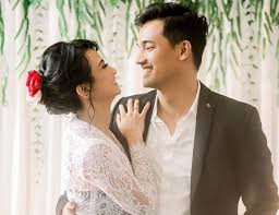 Dia mengatakan hijrah pada 2005 dan memutuskan berhijab pada 2007. Soal Suami Vanessa Angel Dody Sudrajat Ungkap Profesi Bibi Pada Publik Pikiran Rakyat Com