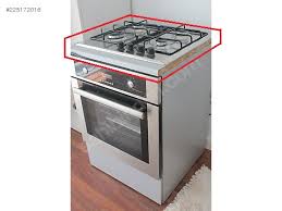 Mikrodalga fırın için seramik ve porselen kaplar yerine cam veya plastik kaplar tercih edilmelidir. Ankastre Ocak Tezgah Kesilmeden Set Ustu Olarak Kullanilabilir Mi