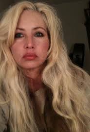 Do you use a WET BRUSH???? Did you know they can get moldy inside???? Ask  me how I know 🙈🙈🙈 and go see