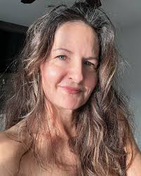 Life feels fuller when you have someone who values honesty and warmth. If  youre looking for that too, lets connect 🌻💖 #DatingLife  #RelationshipGoals #OnlineDating #LookingForLove