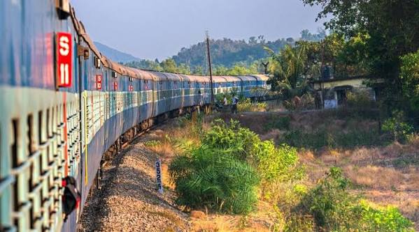 India's Oldest Train Completes 106 Years Today! | ixigo Travel Stories