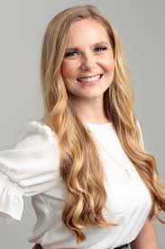 Trailblazing Women Share the Advice They'd Give Their Younger Selves If  They Could Go Back In Time