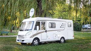 Stühle, hocker und satellitenschüssel illegal weggeworfen. Kolumne Hoch Die Schusseln Camperstyle De