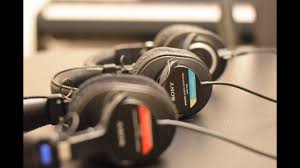 Sony brings you the high end professional headphones that you can comfortably use in your studio or at the comforts of your home. Choosing Headphones Sony Mdr 7506 Mdr V6 Audio Technica Ath M50x Youtube